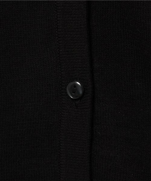 LBC(エルビーシー)の「12G強撚コットンVネックカーディガン(カーディガン/ボレロ・レディース・オフホワイト/ブラック・MEDIUM/LARGE)」の11枚目の写真