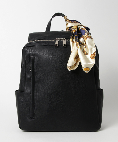 cache cache（カシュ カシュ）の「カシュカシュ cachecache / スカーフ付きファスナーリュックサック（バックパック/リュック・レディース・ネイビー/ホワイト/キャメル/ブラック/ブルー/ブラウン/ダークネイビー/シルバー/その他/ホワイト系その他/その他1/グレー系その他/ブラック系その他/ブラック系その他2/ベージュ系その他2・FREE）」の16枚目の写真