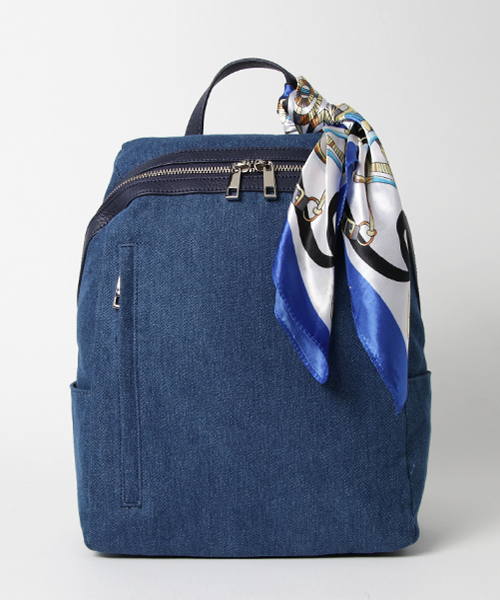 cache cache（カシュ カシュ）の「カシュカシュ cachecache / スカーフ付きファスナーリュックサック（バックパック/リュック・レディース・ネイビー/ホワイト/キャメル/ブラック/ブルー/ブラウン/ダークネイビー/シルバー/その他/ホワイト系その他/その他1/グレー系その他/ブラック系その他/ブラック系その他2/ベージュ系その他2・FREE）」の9枚目の写真