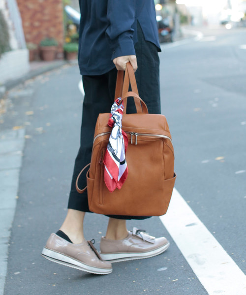 【新品】russet スカーフ柄　リュック　ベージュ　巾着ポーチ付き russet(ラシット)公式通販サイト | PAL CLOSET(パルクローゼット