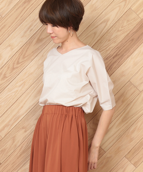 un dix cors（アンディコール）の「シャドーストライプドルマンプルオーバー（Tシャツ/カットソー・レディース・ホワイト/ベージュ/ネイビー・ﾌﾘ-）」の2枚目の写真