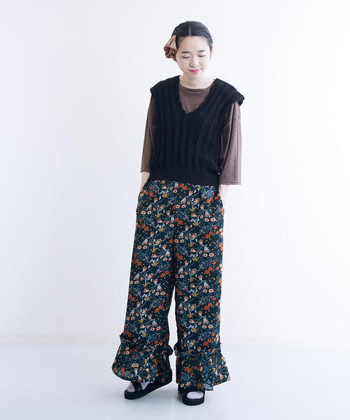 MERLOT（メルロー）の「裾フリルボタニカルワイドパンツ1181（その他パンツ・レディース・グリーン/ネイビー/レッド・FREE）」の5枚目の写真