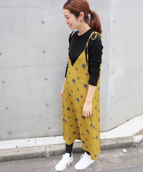 IENA(イエナ)の「モチーフプリントキャミワンピース◆(ワンピース・レディース・ネイビー/イエロー・38/36)」の22枚目の写真