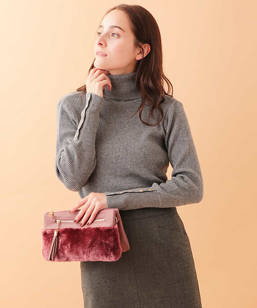 OFUON le MK（オフオンルエムケー）の「袖ボタンリブニット（ニット/セーター・レディース・ホワイト/ブラック/ライトグレー・M/L）」の3枚目の写真