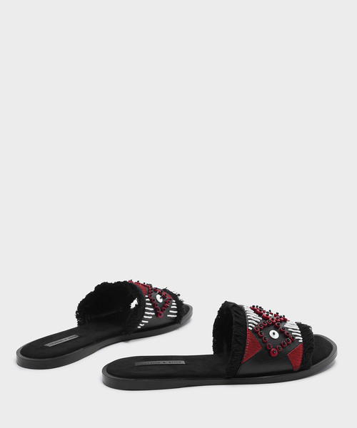 CHARLES & KEITH(チャールズ & キース)の「ラフィアディテールサンダル / RAFFIA DETAIL SANDALES(サンダル・レディース・ベージュ/レッド・23cm/24.5cm/23.5cm/25cm)」の7枚目の写真