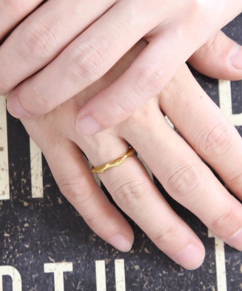 YArKA（ヤーカ）の「【YArKA/ヤーカ】silver925 7surface ring [nanaes]/シルバー925 7面デザインリング（リング・メンズ・ブラック/シルバー/ゴールド・#11/#13/#15/#9/#17/#19/#21/#23）」の3枚目の写真