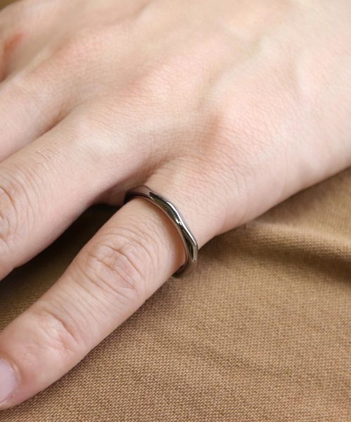 YArKA（ヤーカ）の「【YArKA/ヤーカ】silver925 7surface ring [nanaes]/シルバー925 7面デザインリング（リング・メンズ・ブラック/シルバー/ゴールド・#11/#13/#15/#9/#17/#19/#21/#23）」の11枚目の写真