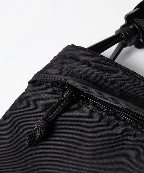 Lee（リー）の「【Lee×SMIRNASLI】Nylon Sacoche / ナイロンサコッシュ（ショルダーバッグ・レディース・ブラック/ベージュ/ネイビー/カーキ/ボルドー・フリー）」の9枚目の写真