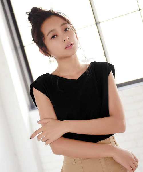 KOBE LETTUCE（コウベレタス）の「両Vネック2wayフレンチスリーブリブカットソートップス＊レディース/Tシャツ[C3402]神戸レタス（Tシャツ/カットソー・レディース・ブラック/カーキ/グレイッシュベージュ・FREE）」の9枚目の写真