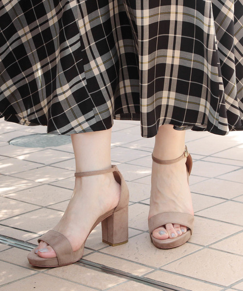 ADAM ET ROPE'（アダムエロペ）の「ハイアーチサンダル（サンダル・レディース・ブラック/ライトグリーン/グレー系その他/キャメル・22.5cm/23.5cm/24.5cm/23.0cm/24.0cm）」の2枚目の写真