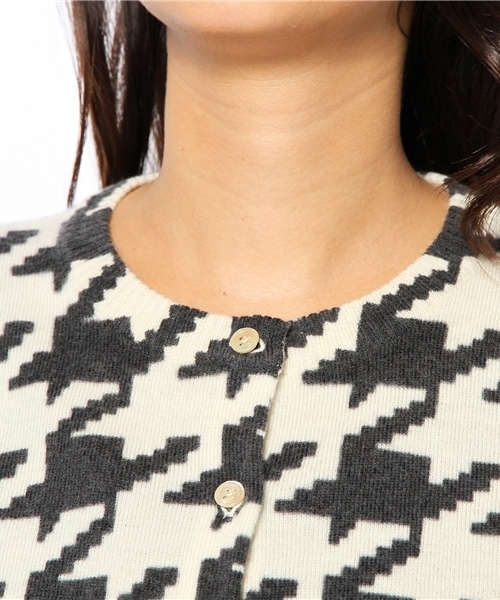 Ray BEAMS(レイビームス)の「□Ray BEAMS / 千鳥プリント クルーネックカーディガン(カーディガン/ボレロ・レディース・オフホワイト/レッド系その他・ONE SIZE)」の7枚目の写真