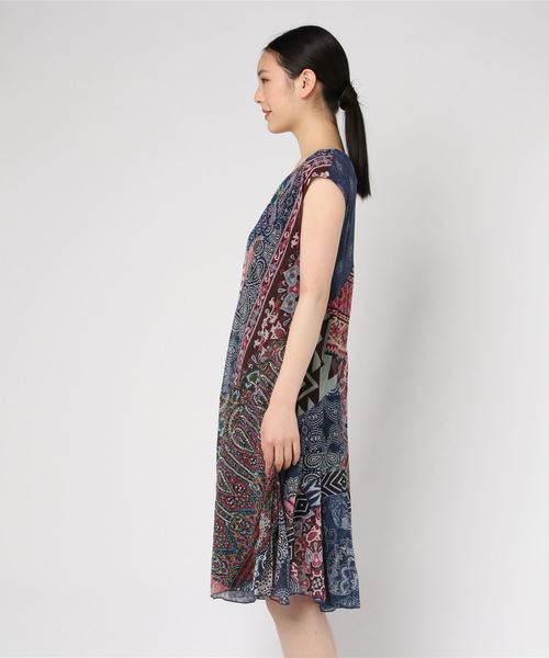 Desigual(デシグアル)の「パッチワークワンピース RASHA(ワンピース・レディース・マルチ・2L/SS/S/M/L)」の2枚目の写真