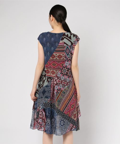 Desigual(デシグアル)の「パッチワークワンピース RASHA(ワンピース・レディース・マルチ・2L/SS/S/M/L)」の3枚目の写真