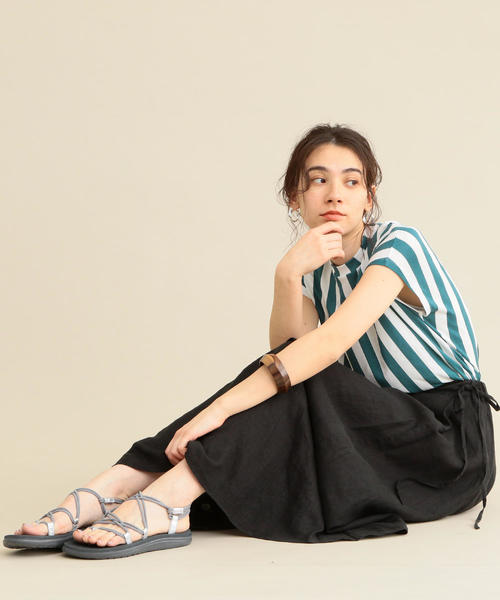 Teva（テバ）の「＜TEVA（テバ）＞∴VOYA INFINITY METALIC ボヤインフィニティメタリック サンダル о（サンダル・レディース・ブラック/グレー・5/7/6/8）」の11枚目の写真