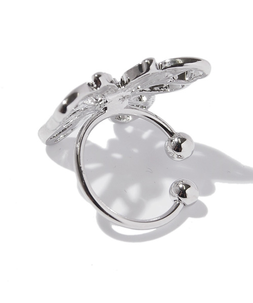 SPINNS（スピンズ）の「バタフライメタルイヤーカフ（イヤーカフ・レディース・シルバー/ゴールド・ONESIZE）」の3枚目の写真