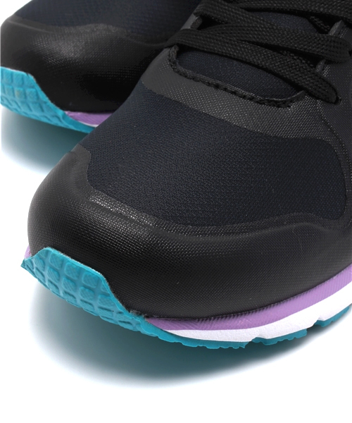 PUMA（プーマ）の「フューチャー TX-300 (UNISEX) - progressive youth（スニーカー・メンズ・ホワイト/ブラック/ブラック×ホワイト/ブルー・28cm/25cm/31cm/28.5cm/24cm/24.5cm/22.5cm/26.5cm/26cm/23cm/29cm/25.5cm/27.5cm/23.5cm/30cm/27cm）」の11枚目の写真