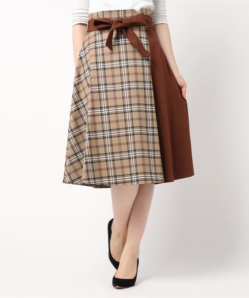 TRUDEA（トルディア）の「チェック×無地　フレアスカート（スカート・レディース・ネイビー/キャメル・SMALL/MEDIUM）」の7枚目の写真