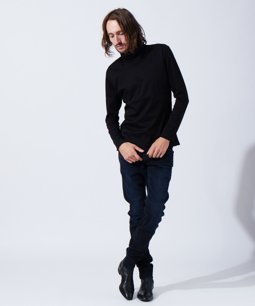 5351 POUR LES HOMMES(ゴーサンゴーイチプールオム)の「アルビニ ロイヤルスムース タートルネック(ニット/セーター・メンズ・ホワイト/ブラック/ネイビー・44/46/48)」の15枚目の写真
