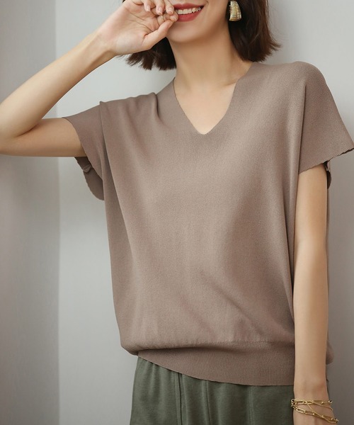 SAISON DE PAPILLON(セゾンドパピヨン)の「Vネック半袖サマーニットプルオーバー(ニット/セーター・レディース・ホワイト/グリーン/ピンク/ネイビー/ブラック/アイボリー/ラベンダー/ブラウン/ブルー/ローズ/ミント/キャメル/ブルー系その他/ピンク系その他/パープル/レンガ・M/L)」の20枚目の写真