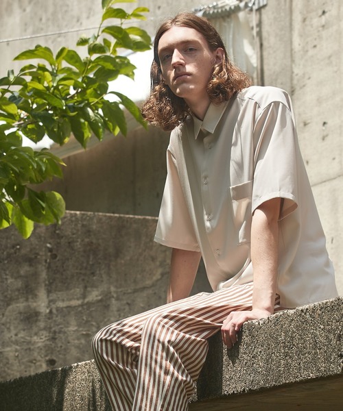 EMMA CLOTHES（エマクローズ）の「ブライトポプリンリラックススクエア レギュラーカラー シャツ Poplin Regular Collar Shirt 1/2 short sleeve（シャツ/ブラウス・メンズ・グリーン系その他/ベージュ系その他/オレンジ系その他/ブラック/ベージュ系その他2/パープル系その他/ベージュ/ブラウン・L/M）」の5枚目の写真