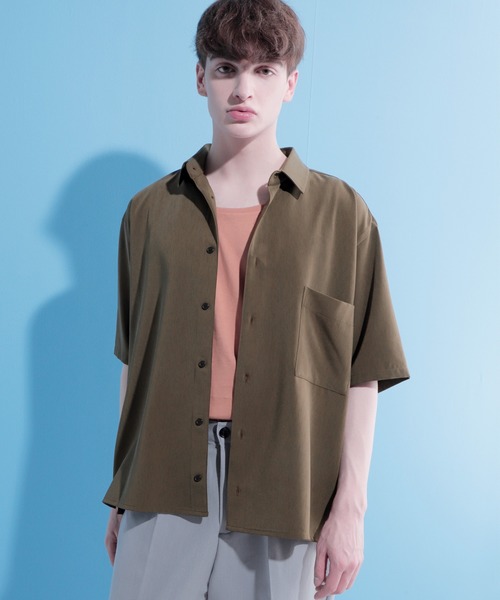 EMMA CLOTHES（エマクローズ）の「ブライトポプリンリラックススクエア レギュラーカラー シャツ Poplin Regular Collar Shirt 1/2 short sleeve（シャツ/ブラウス・メンズ・グリーン系その他/ベージュ系その他/オレンジ系その他/ブラック/ベージュ系その他2/パープル系その他/ベージュ/ブラウン・L/M）」の3枚目の写真