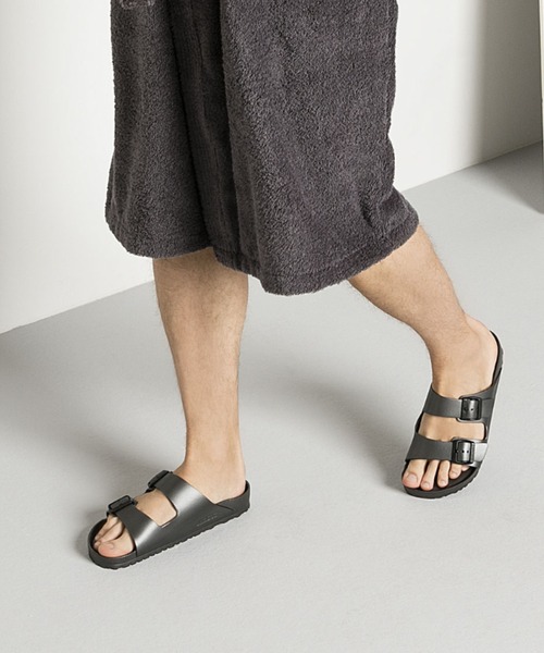 BIRKENSTOCK（ビルケンシュトック）の「Arizona EVA  【レギュラー幅】 ユニセックス（サンダル・メンズ・ブラック/ホワイト/ネイビー/カーキ/グレー/レモンイエロー/ライトグリーン/オレンジ/ブルー・41/42/43/44/45/46）」の3枚目の写真