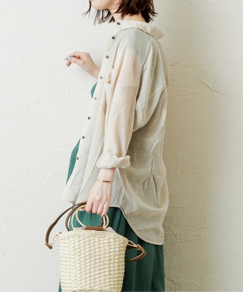 natural couture（ナチュラルクチュール）の「シアービッグシャツ（シャツ/ブラウス・レディース・ベージュ/ブラウン/イエロー/オレンジ・FREE）」の3枚目の写真