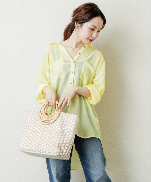 natural couture（ナチュラルクチュール）の「シアービッグシャツ（シャツ/ブラウス・レディース・ベージュ/ブラウン/イエロー/オレンジ・FREE）」の13枚目の写真