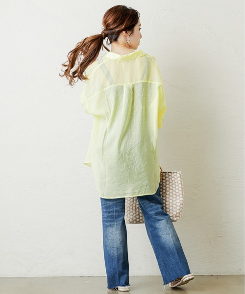 natural couture（ナチュラルクチュール）の「シアービッグシャツ（シャツ/ブラウス・レディース・ベージュ/ブラウン/イエロー/オレンジ・FREE）」の8枚目の写真