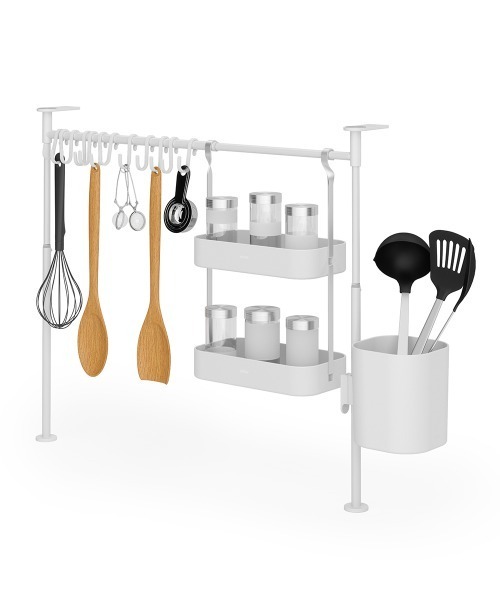 entre square（アントレスクエアー）の「umbra/エニウェア キッチン テンション オーガナイザー ロング ホワイト（キッチン収納・レディース・ホワイト・ONE SIZE）」の8枚目の写真