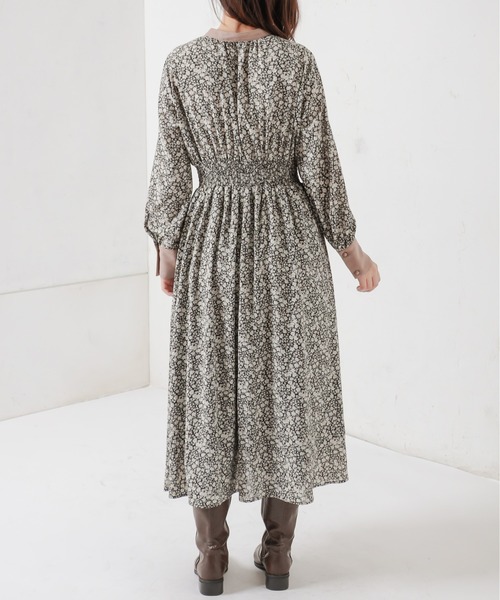 natural couture(ナチュラルクチュール)の「配色花柄レディワンピース(ワンピース・レディース・ラベンダー/ブラック/ベージュ・FREE)」の17枚目の写真