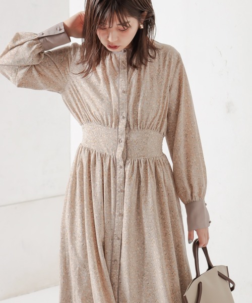 natural couture(ナチュラルクチュール)の「配色花柄レディワンピース(ワンピース・レディース・ラベンダー/ブラック/ベージュ・FREE)」の4枚目の写真