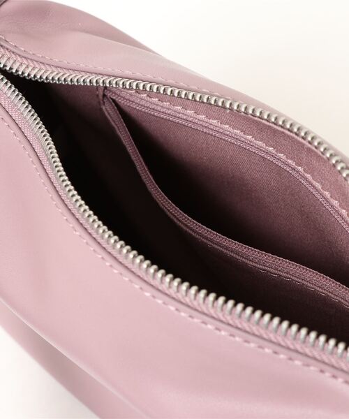 CHARLES & KEITH（チャールズ & キース）の「ジップ ショルダーバッグ / Zip Shoulder Bag（ショルダーバッグ・レディース・ブルー/ブラック/パープル・M）」の8枚目の写真