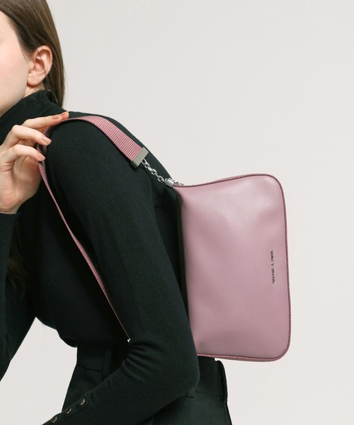 CHARLES & KEITH（チャールズ & キース）の「ジップ ショルダーバッグ / Zip Shoulder Bag（ショルダーバッグ・レディース・ブルー/ブラック/パープル・M）」の15枚目の写真