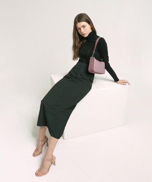 CHARLES & KEITH（チャールズ & キース）の「ジップ ショルダーバッグ / Zip Shoulder Bag（ショルダーバッグ・レディース・ブルー/ブラック/パープル・M）」の11枚目の写真