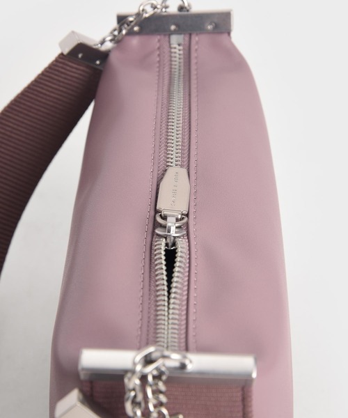 CHARLES & KEITH（チャールズ & キース）の「ジップ ショルダーバッグ / Zip Shoulder Bag（ショルダーバッグ・レディース・ブルー/ブラック/パープル・M）」の10枚目の写真
