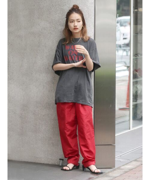 Ungrid(アングリッド)の「ツアーロゴルーズTee(Tシャツ/カットソー・レディース・チャコールグレー/オフホワイト/グリーン/レッド・FREE)」の15枚目の写真