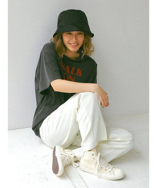 Ungrid(アングリッド)の「ツアーロゴルーズTee(Tシャツ/カットソー・レディース・チャコールグレー/オフホワイト/グリーン/レッド・FREE)」の18枚目の写真