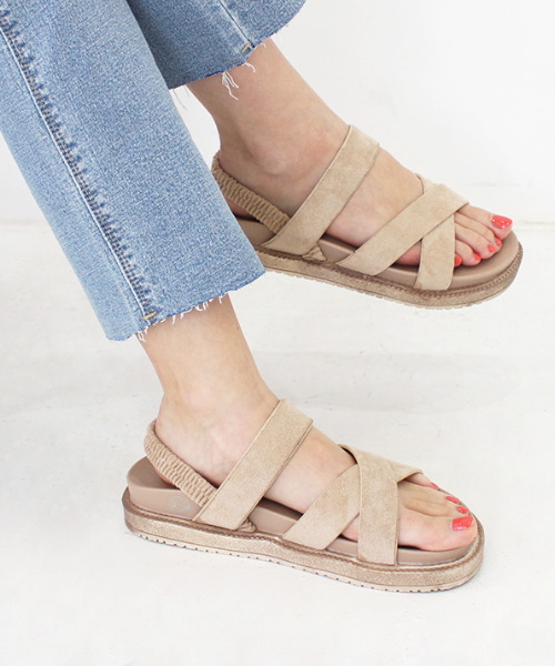 MODE ROBE(モードローブ)の「太ラインフラットサンダル(サンダル・レディース・ブラック/ベージュ・23㎝/24㎝/25㎝/23.5㎝/24.5㎝)」の19枚目の写真