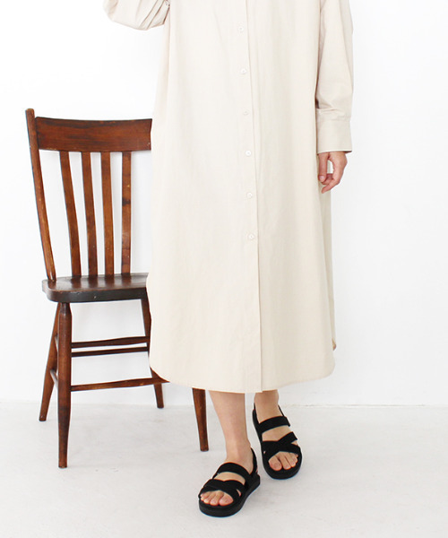 MODE ROBE(モードローブ)の「太ラインフラットサンダル(サンダル・レディース・ブラック/ベージュ・23㎝/24㎝/25㎝/23.5㎝/24.5㎝)」の6枚目の写真