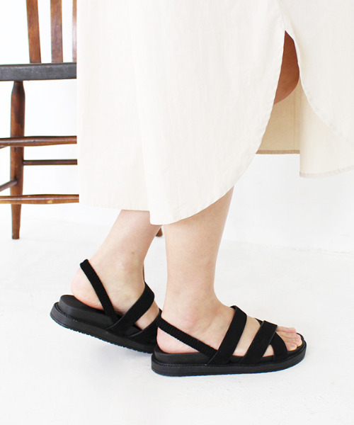 MODE ROBE(モードローブ)の「太ラインフラットサンダル(サンダル・レディース・ブラック/ベージュ・23㎝/24㎝/25㎝/23.5㎝/24.5㎝)」の9枚目の写真