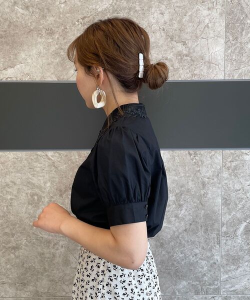 MAJESTIC LEGON(マジェスティックレゴン)の「petit襟パフ袖ブラウス(シャツ/ブラウス・レディース・ブラック/オフホワイト/ブルー/ブルー系その他2・SMALL/MEDIUM)」の19枚目の写真