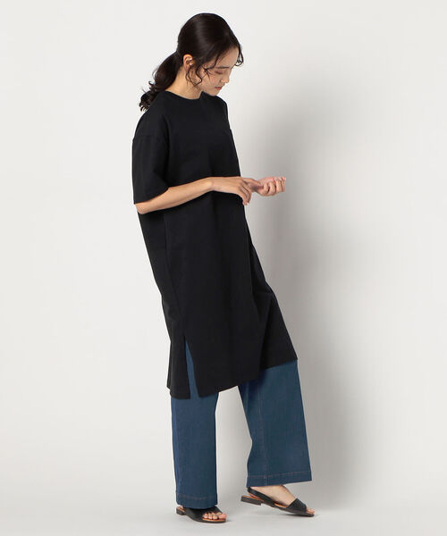 UNIVERSAL OVERALL（ユニバーサルオーバーオール）の「【UNIVERSAL OVERALL/ユニバーサルオーバーオール】MIDLLE LENGTH CUTプルオーバー #U2122835（ワンピース・レディース・ホワイト/ブラック/オリーブ・FREE）」の3枚目の写真