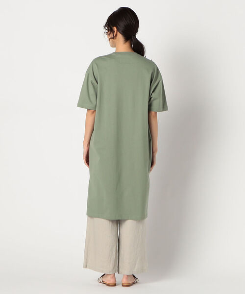 UNIVERSAL OVERALL（ユニバーサルオーバーオール）の「【UNIVERSAL OVERALL/ユニバーサルオーバーオール】MIDLLE LENGTH CUTプルオーバー #U2122835（ワンピース・レディース・ホワイト/ブラック/オリーブ・FREE）」の12枚目の写真