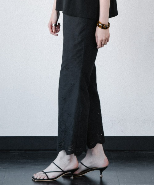 ACCL(エーシーシーエル)の「裾レースコットンパンツ(その他パンツ・レディース・ホワイト/ブラック・FREE)」の11枚目の写真