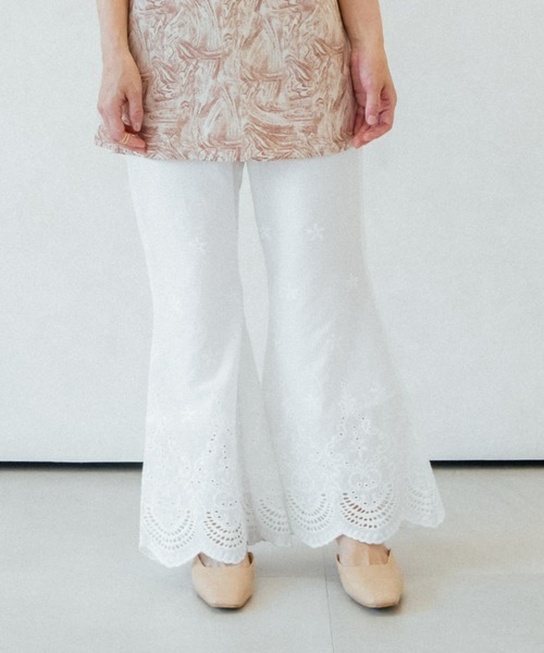 ACCL(エーシーシーエル)の「裾レースコットンパンツ(その他パンツ・レディース・ホワイト/ブラック・FREE)」の13枚目の写真