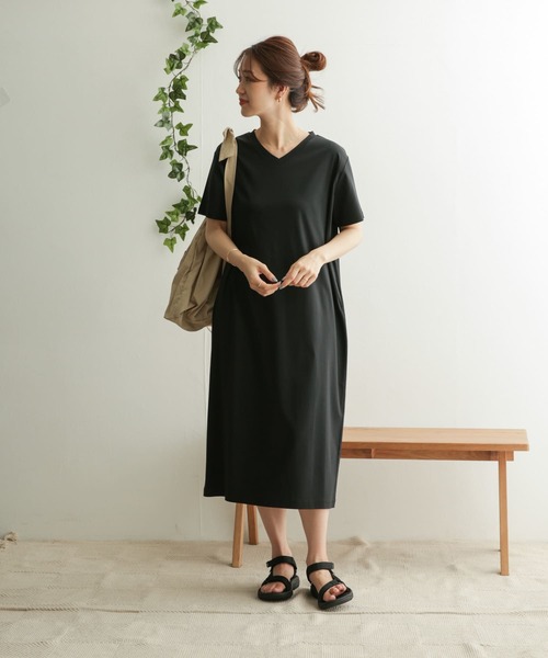 URBAN RESEARCH DOORS（アーバンリサーチドアーズ）の「バックタックVネックワンピース（ワンピース・レディース・ブラック/グレー系その他・ONE）」の15枚目の写真