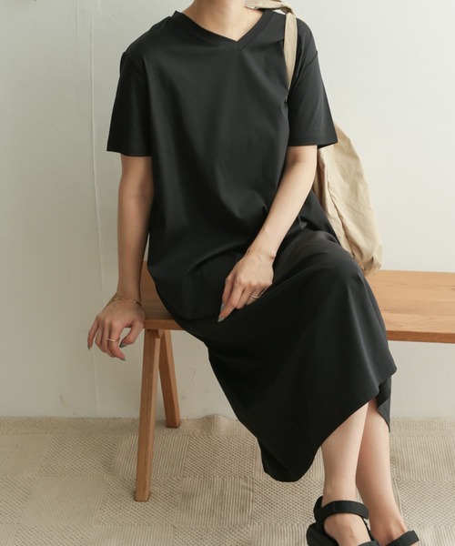 URBAN RESEARCH DOORS（アーバンリサーチドアーズ）の「バックタックVネックワンピース（ワンピース・レディース・ブラック/グレー系その他・ONE）」の16枚目の写真