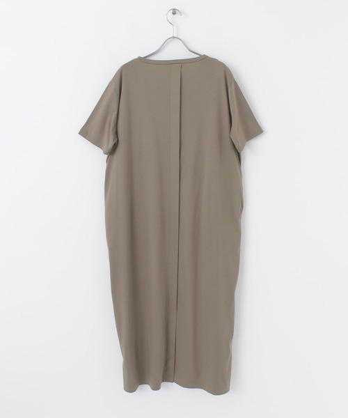 URBAN RESEARCH DOORS（アーバンリサーチドアーズ）の「バックタックVネックワンピース（ワンピース・レディース・ブラック/グレー系その他・ONE）」の21枚目の写真