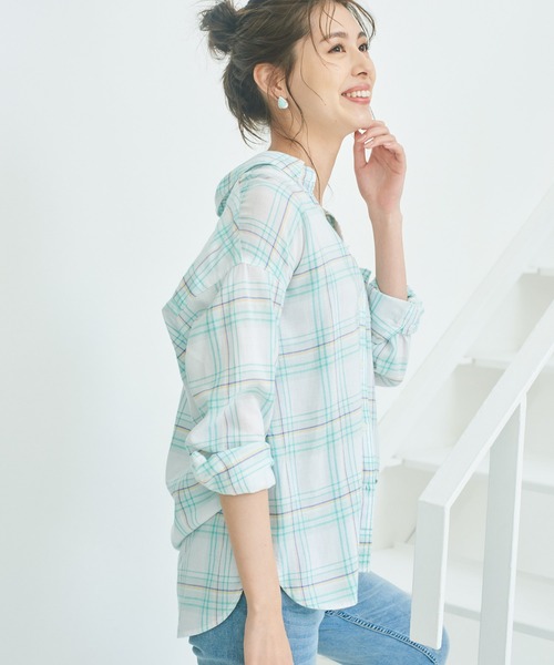 BAYFLOW(ベイフロー)の「リネンストレッチチェックシャツ(テンセル(TM)繊維使用)(シャツ/ブラウス・レディース・パープル/グリーン・SMALL/MEDIUM)」の4枚目の写真